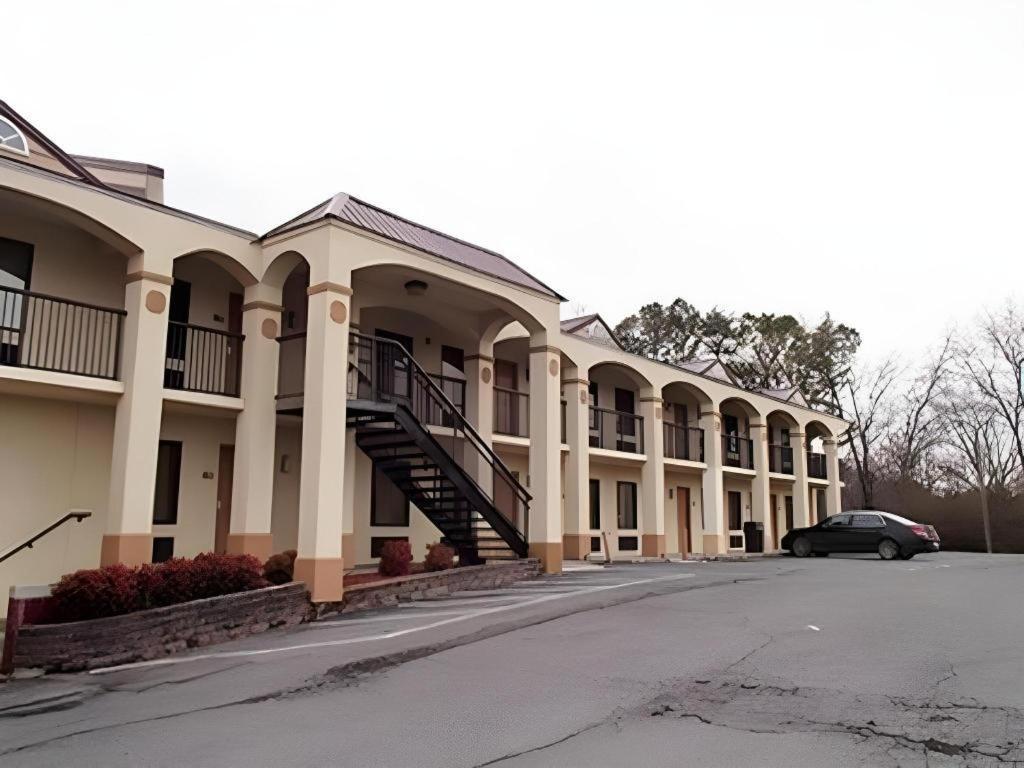 Econo Lodge Dalton Eksteriør billede