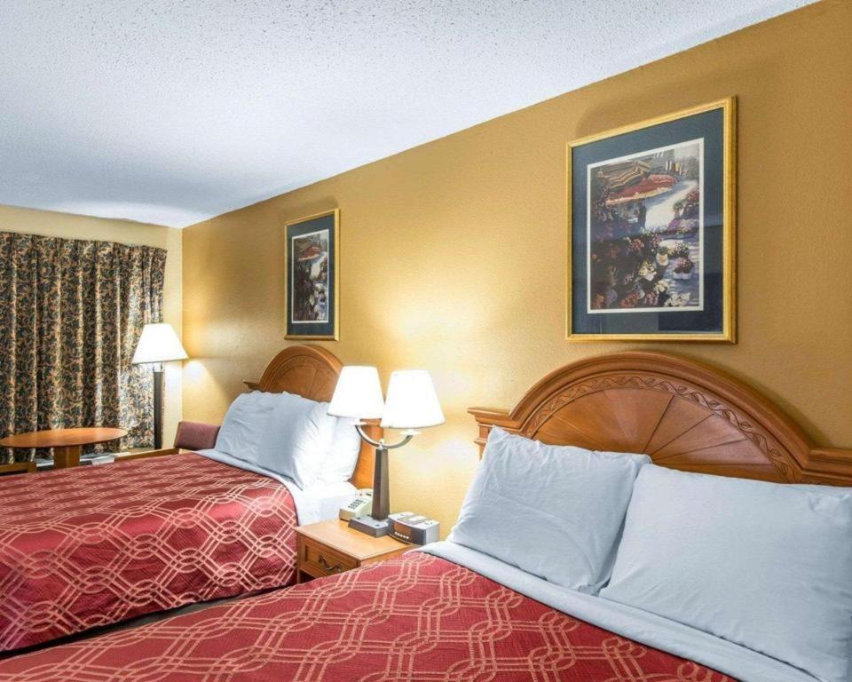 Econo Lodge Dalton Eksteriør billede