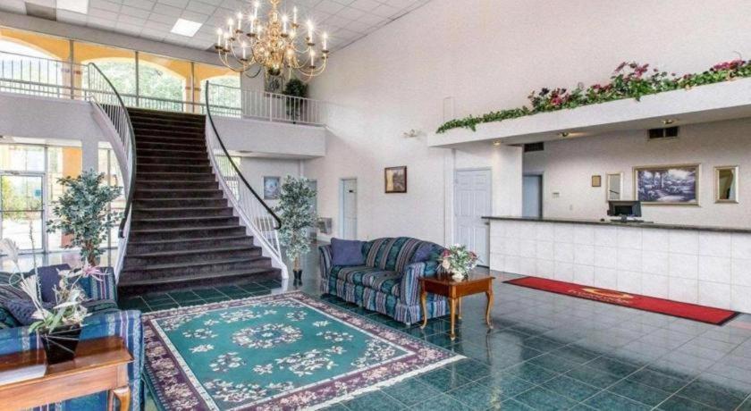 Econo Lodge Dalton Eksteriør billede